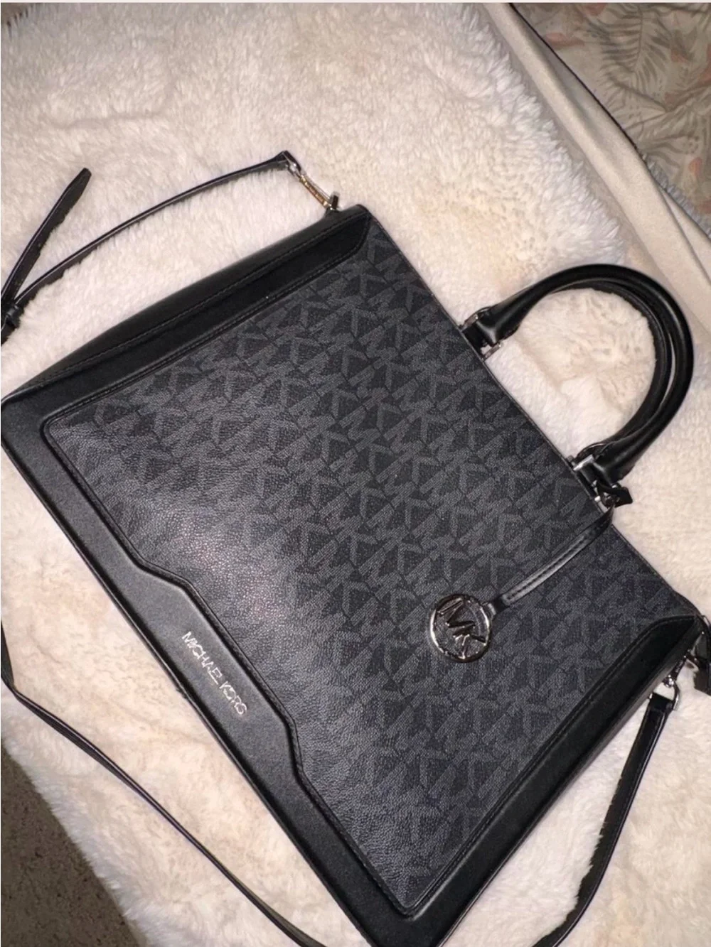 Michael Kors Signature Logo Jessie Large Top Zip Tote